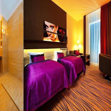 Blue Diamond Hotel Active Spa Trzebownisko 외부 사진