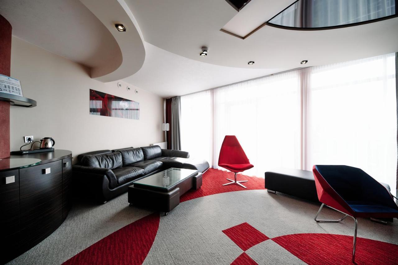 Blue Diamond Hotel Active Spa Trzebownisko 외부 사진