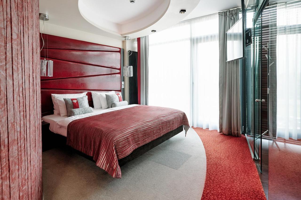Blue Diamond Hotel Active Spa Trzebownisko 외부 사진