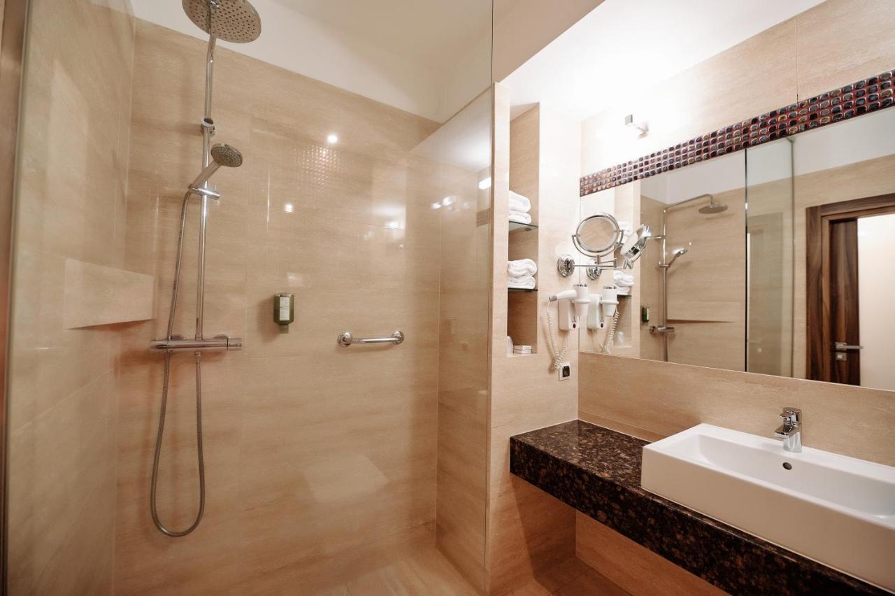 Blue Diamond Hotel Active Spa Trzebownisko 외부 사진
