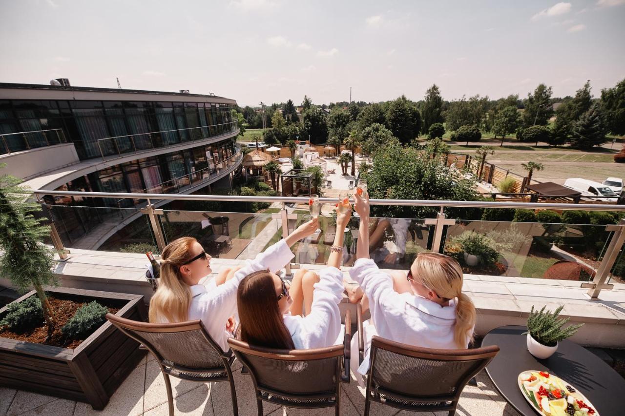 Blue Diamond Hotel Active Spa Trzebownisko 외부 사진
