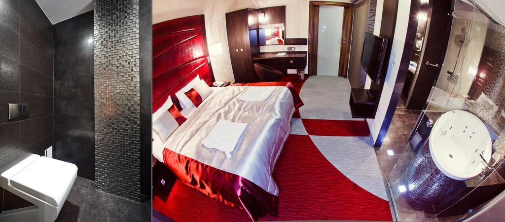 Blue Diamond Hotel Active Spa Trzebownisko 외부 사진